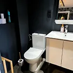 Les De La Fontaine Lejlighed *